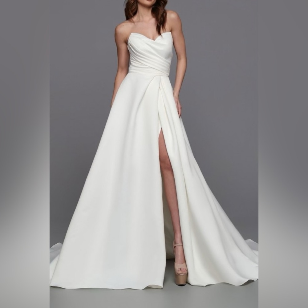 Size 22 DaVinci wedding gown NWT